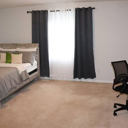 Entire 4 Bed Room Detached Residential Home Ajax Exterior photo
