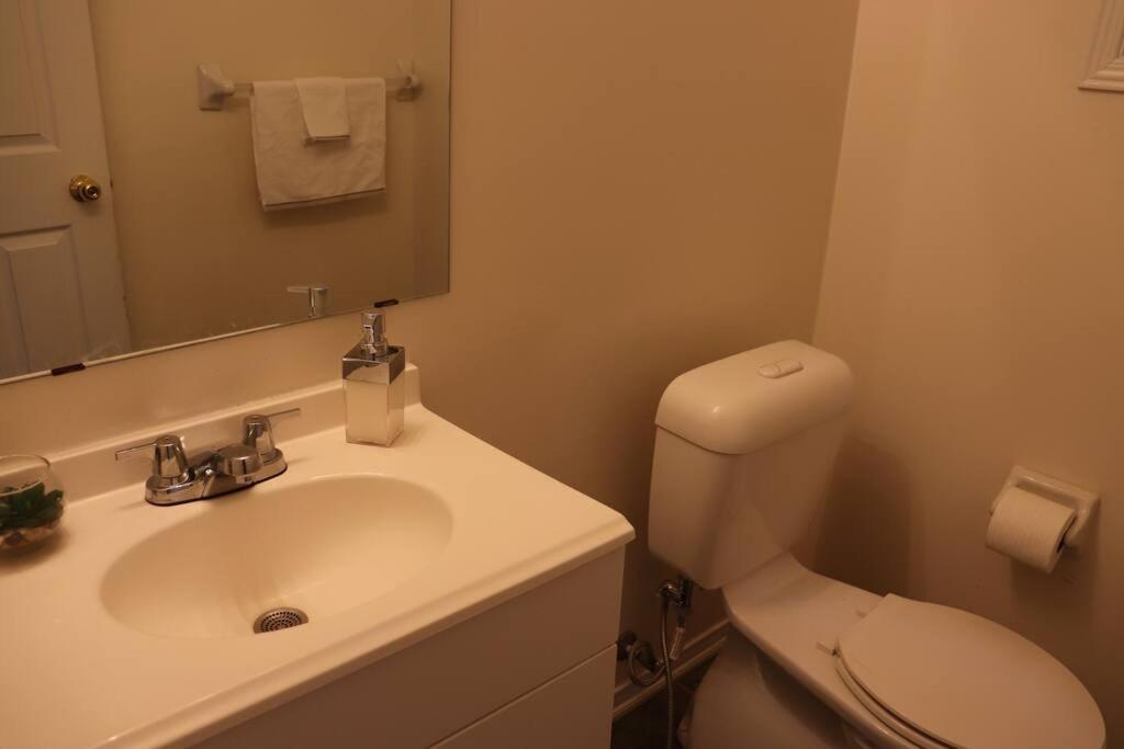 Entire 4 Bed Room Detached Residential Home Ajax Exterior photo