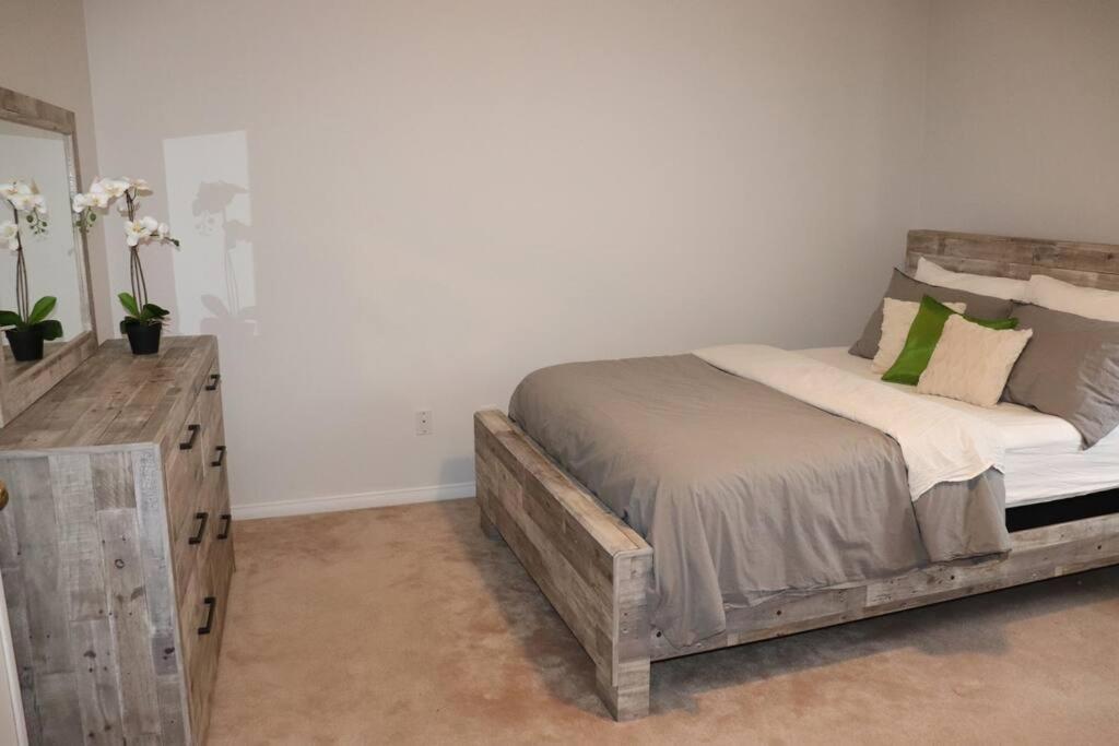 Entire 4 Bed Room Detached Residential Home Ajax Exterior photo