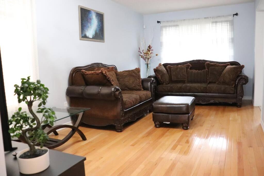 Entire 4 Bed Room Detached Residential Home Ajax Exterior photo